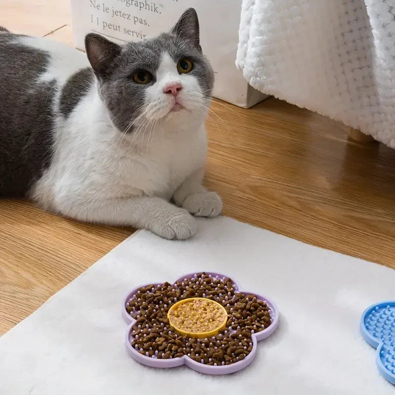 Slow Feeder Lick Mat – Sunflower Silicone for Cats